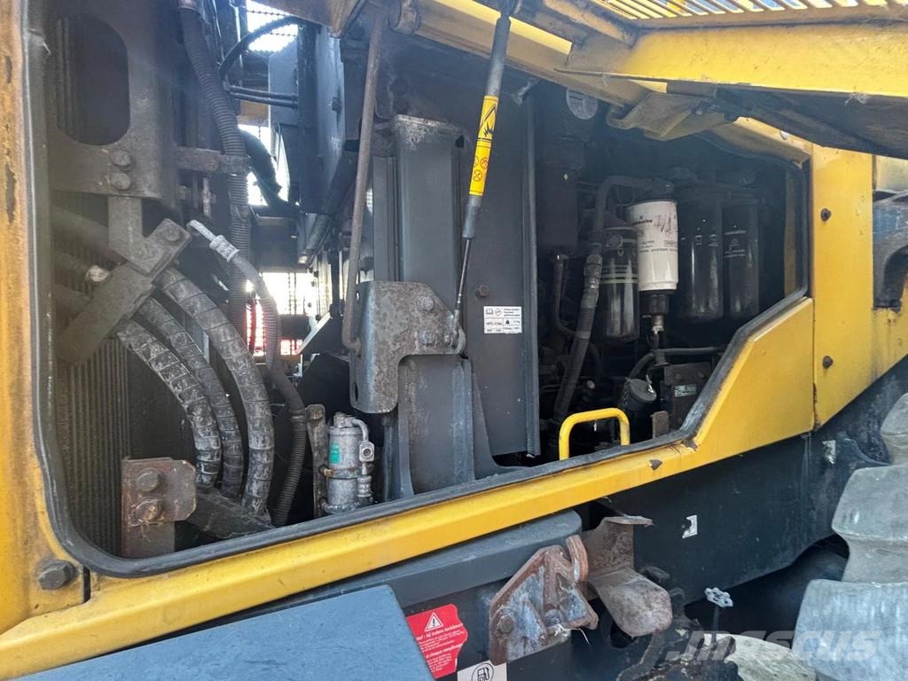Komatsu WA500-8 لوادر بعجل