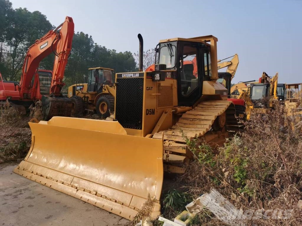 CAT D 5 M 履帶推土機