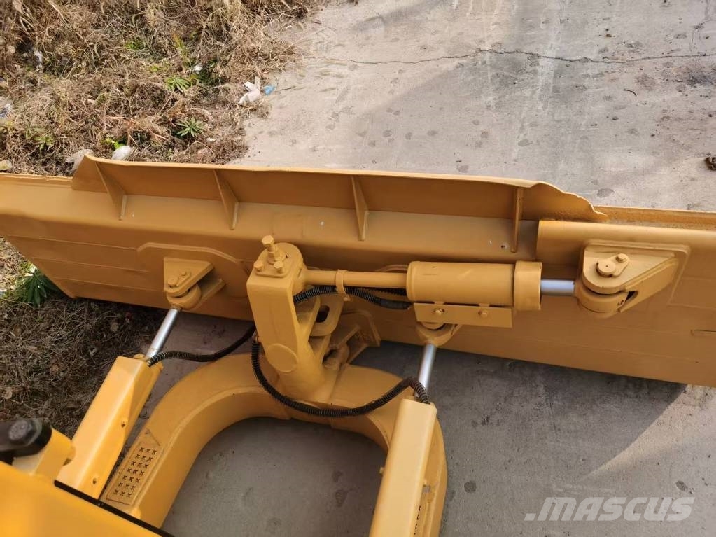 CAT D 5 M 履帶推土機