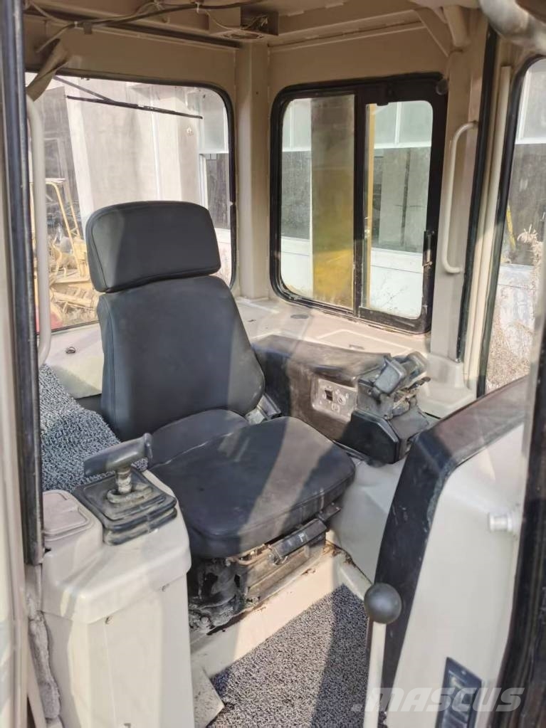 CAT D 5 M 履帶推土機