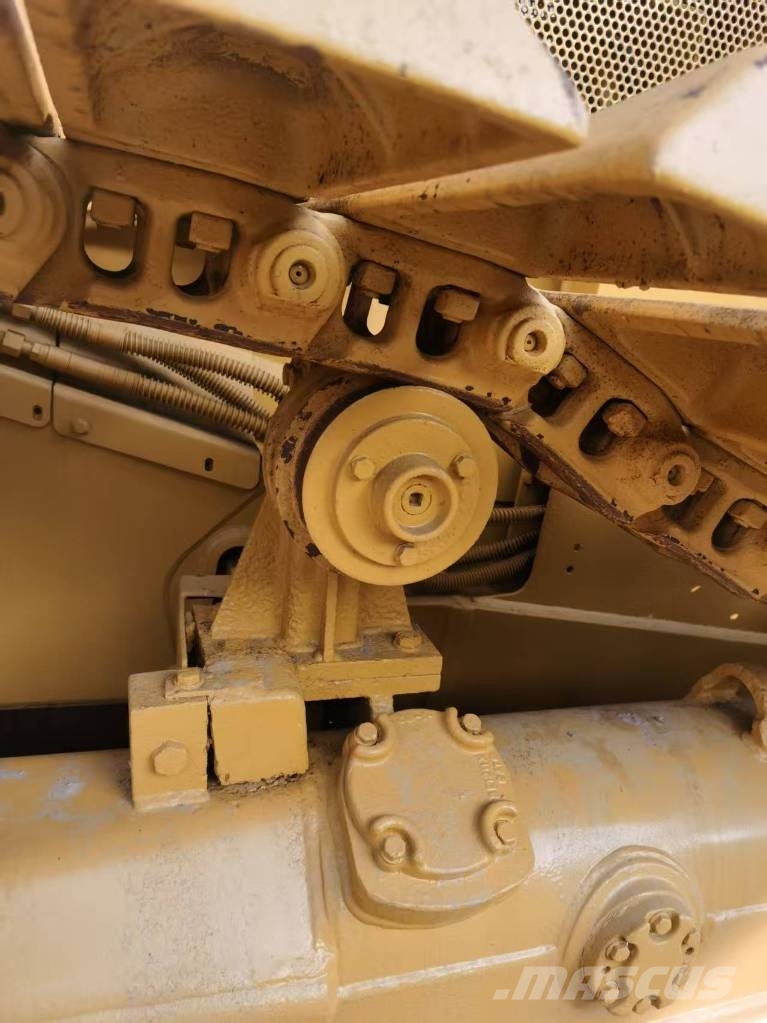CAT D 5 M 履帶推土機