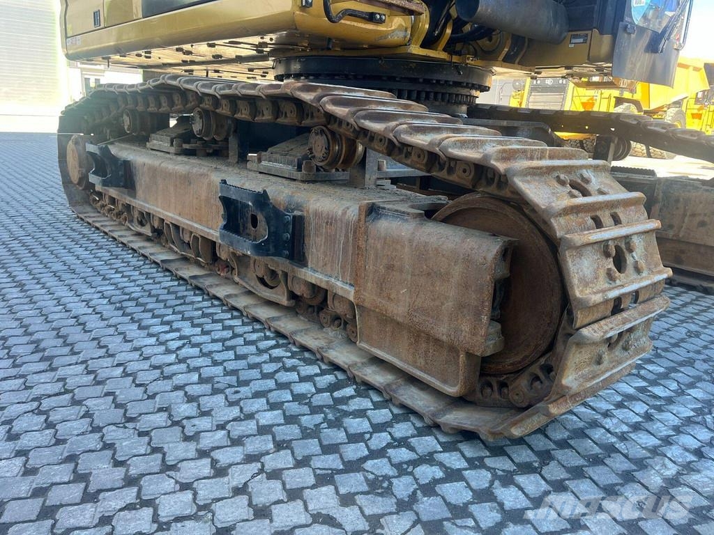 CAT 352 Beltegraver