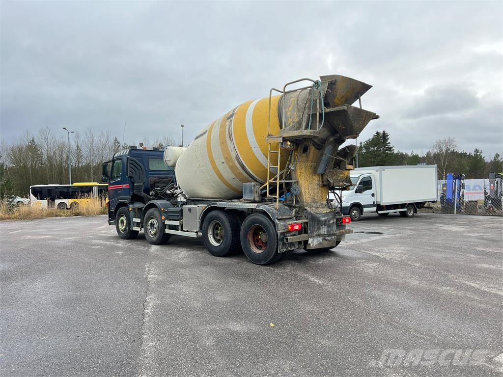 Volvo FM12 8X4 混凝土搅拌车