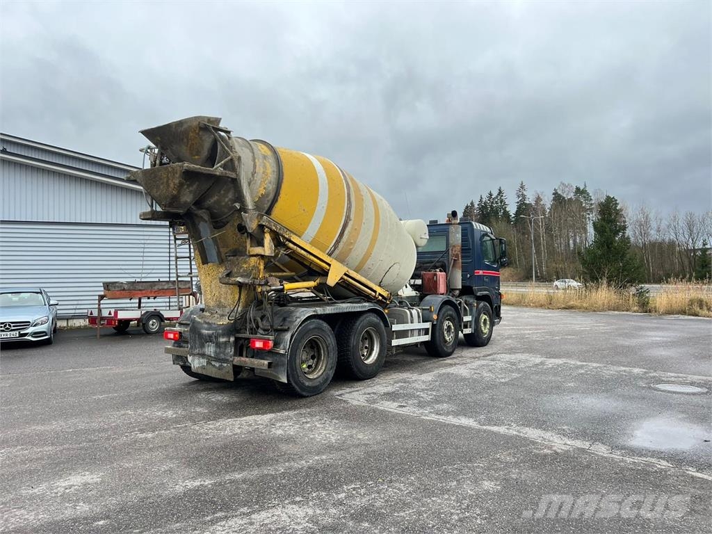 Volvo FM12 8X4 混凝土搅拌车