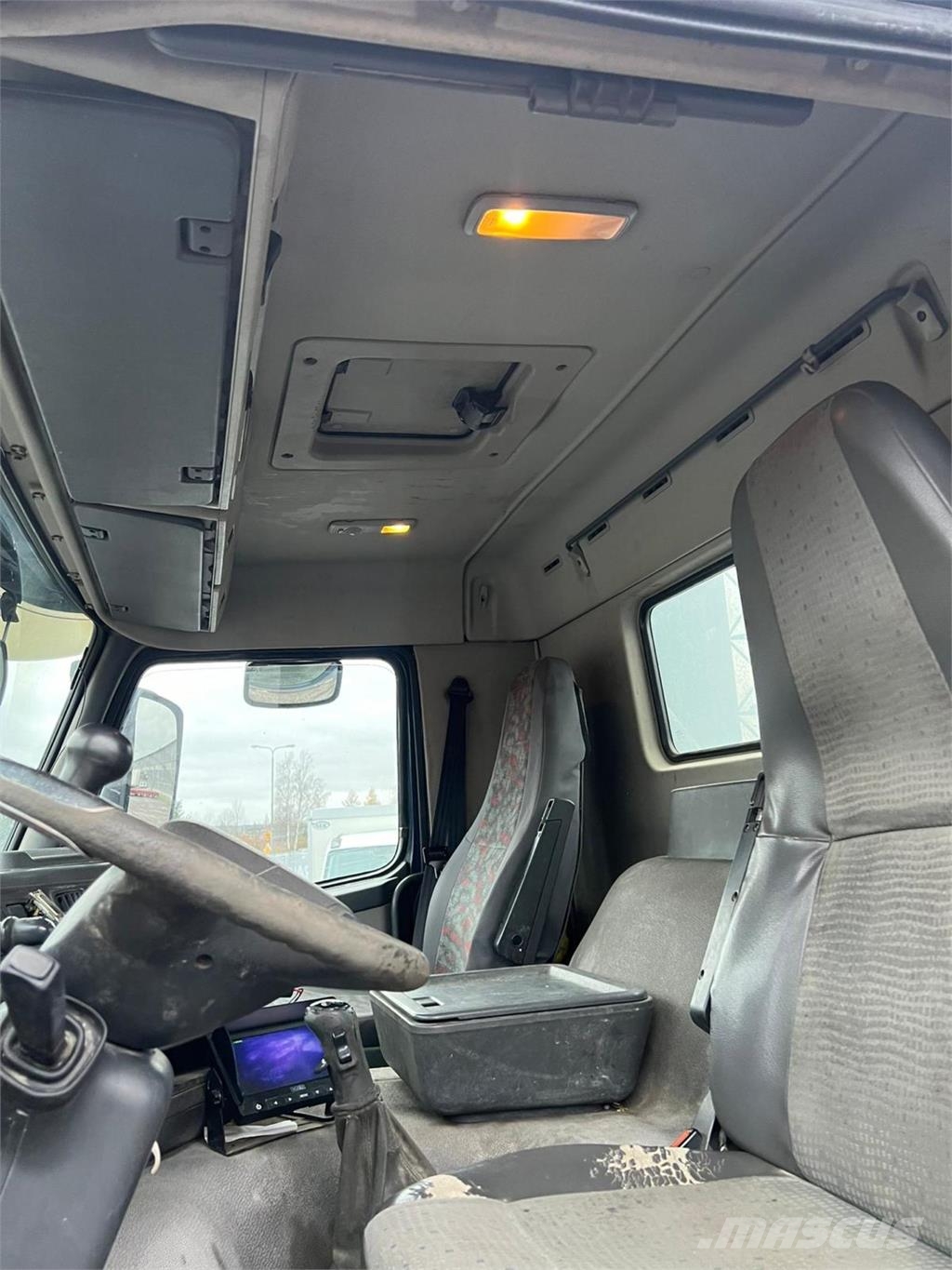 Volvo FM12 8X4 混凝土搅拌车