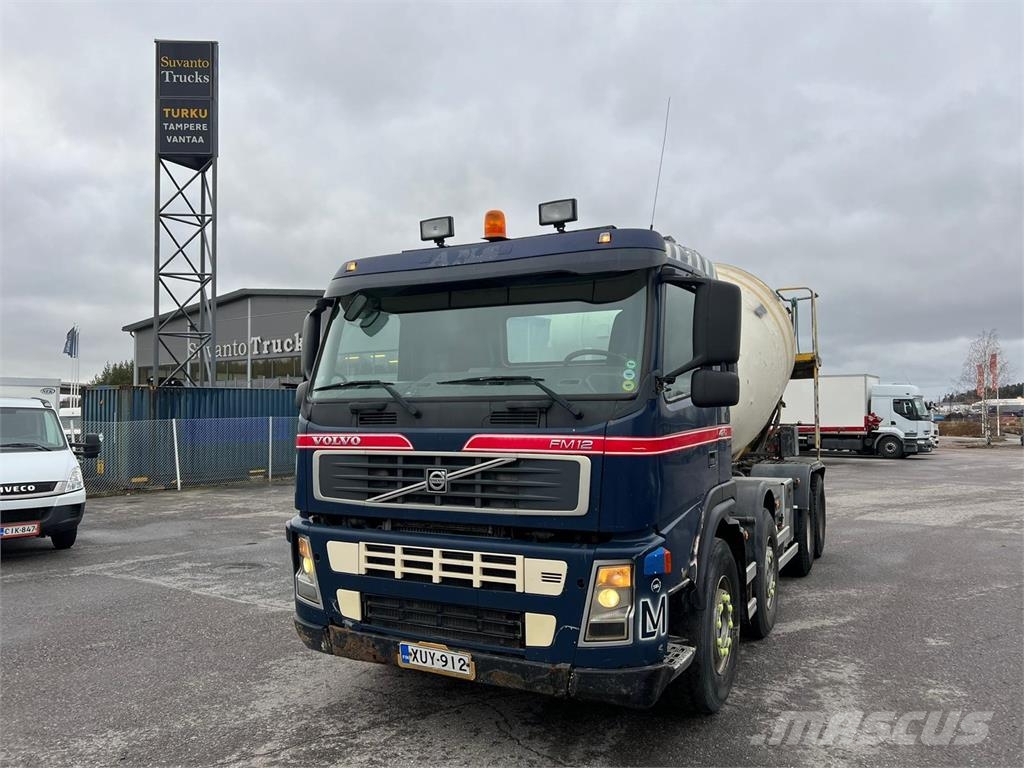 Volvo FM12 8X4 混凝土搅拌车
