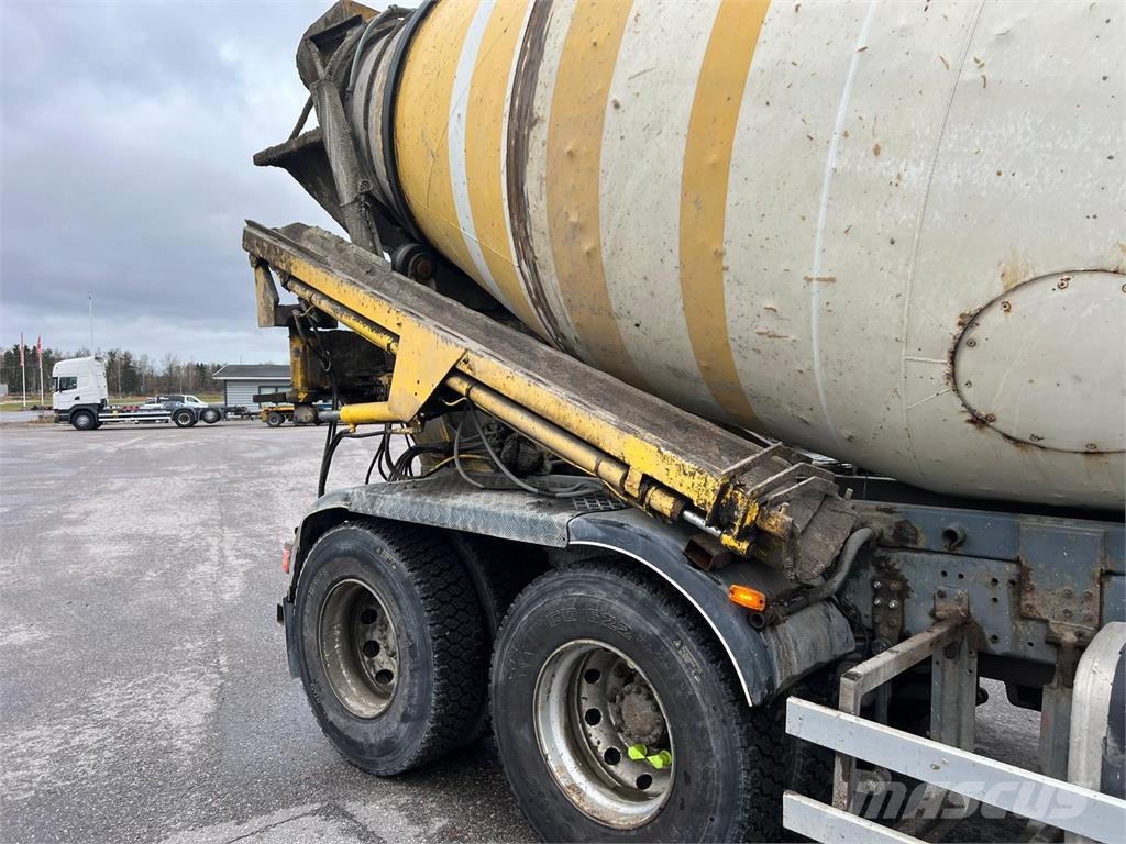 Volvo FM12 8X4 混凝土搅拌车