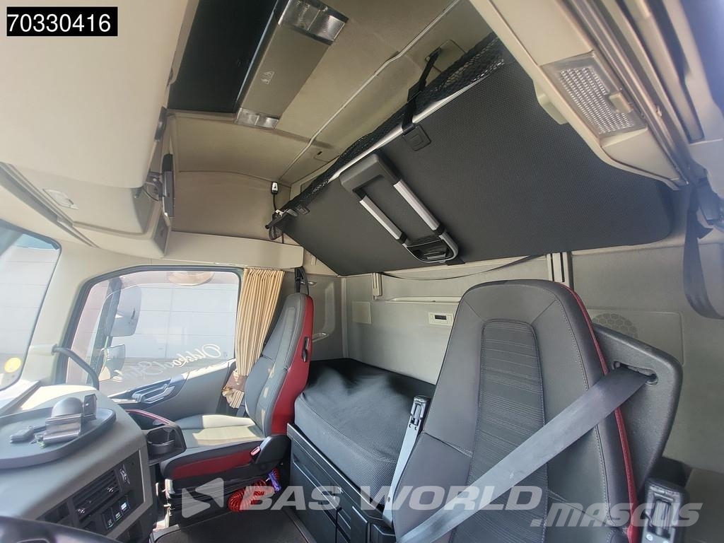 Volvo FH 500 FH 6X2 Curtainsider Forklift preparation Li Camión con caja abierta