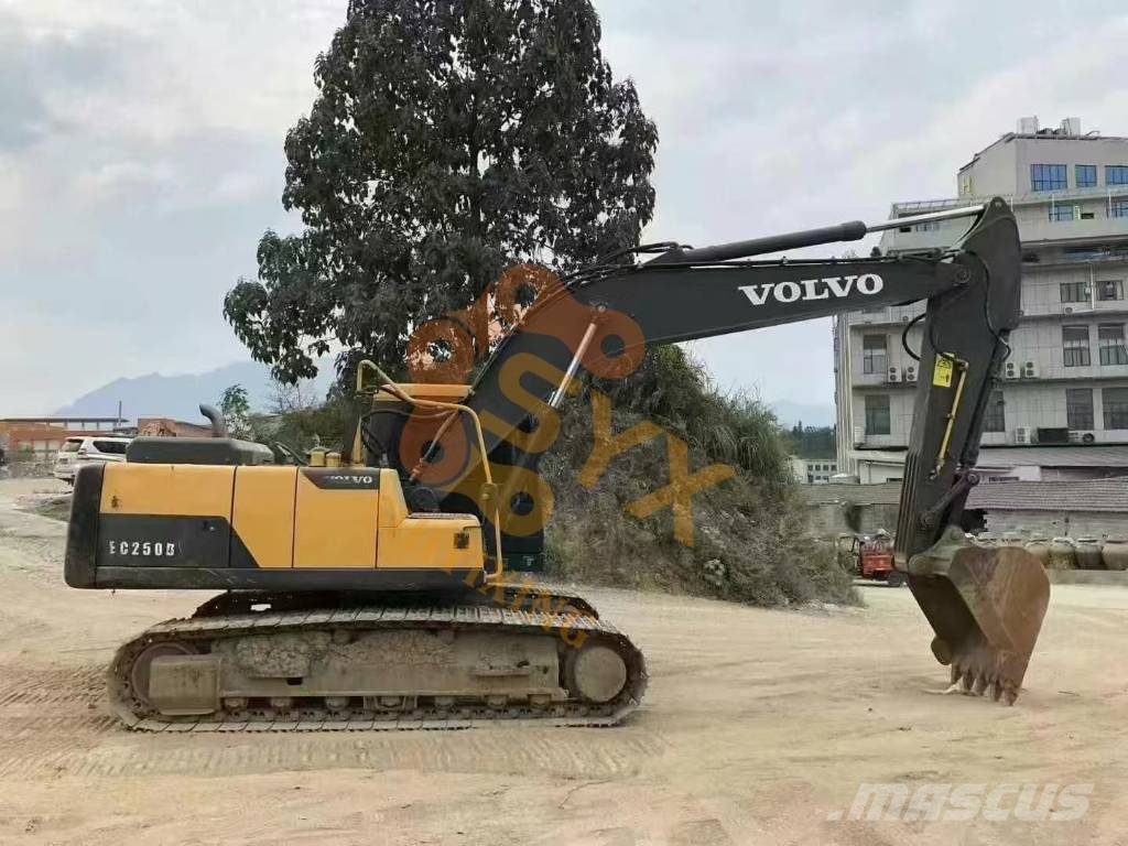 Volvo EC 210 D Gravemaskiner på larvebånd