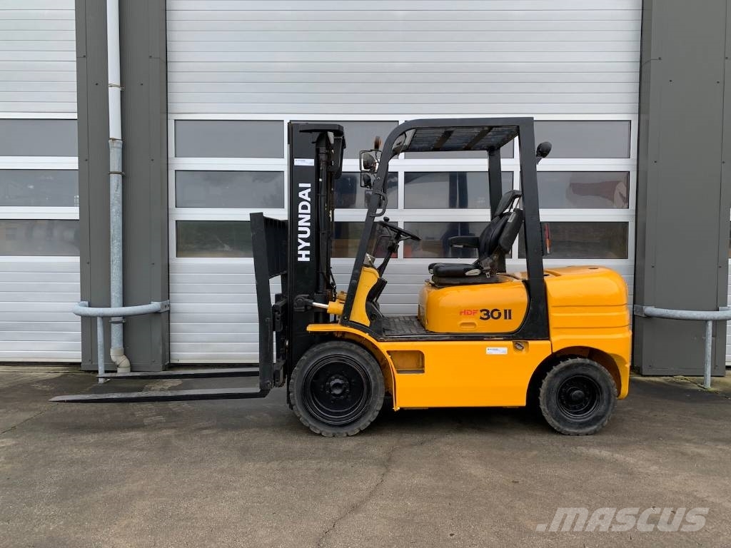 Huren Heftruck huren ? Ruime voorraad beschikbaar Περονοφόρα ανυψωτικά κλαρκ - άλλα