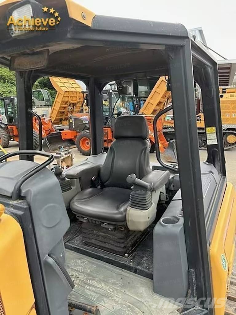 CAT D 3 K 2 履帶推土機