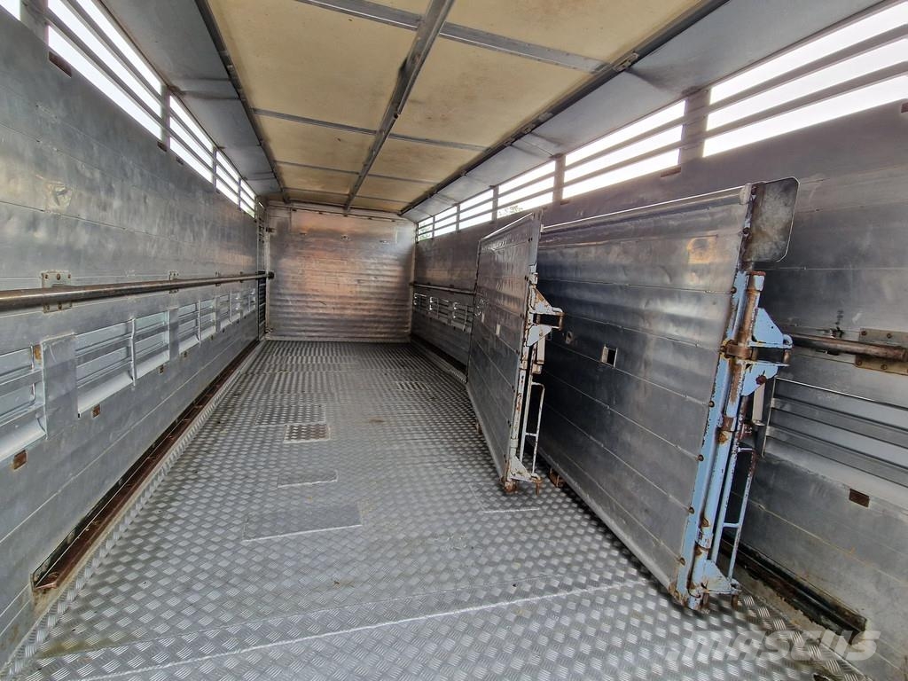 Scania R420 4x2 - Finkl livestock 16.8M2 - Retarder - Ful شاحنات نقل الحيوانات