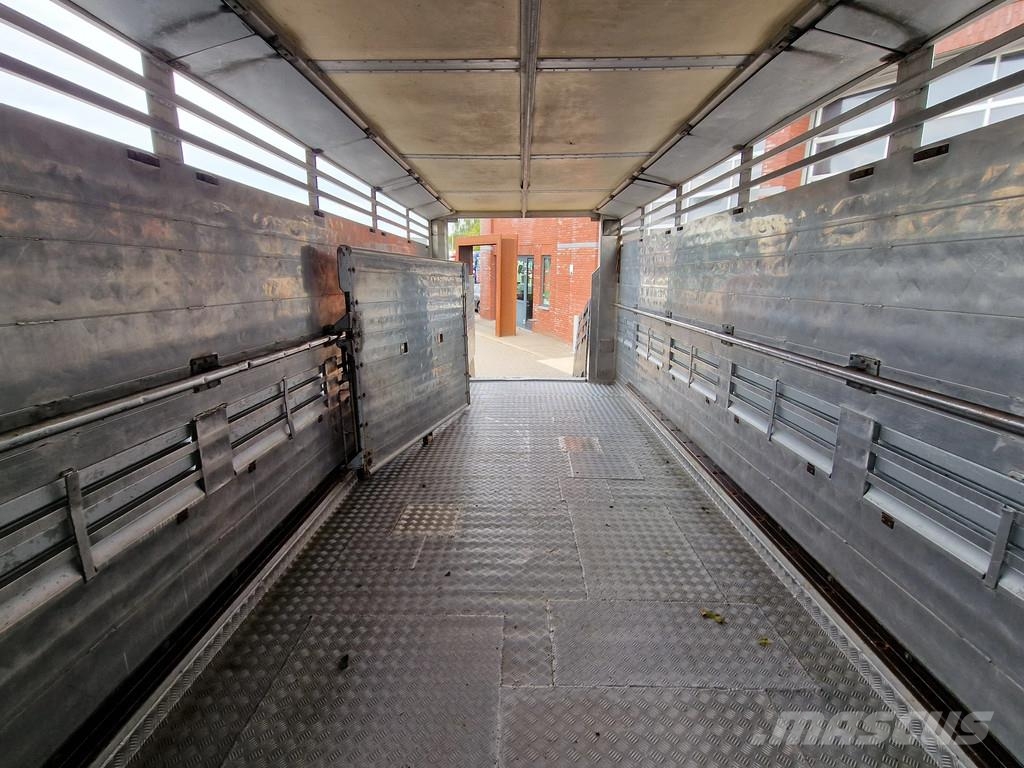 Scania R420 4x2 - Finkl livestock 16.8M2 - Retarder - Ful شاحنات نقل الحيوانات