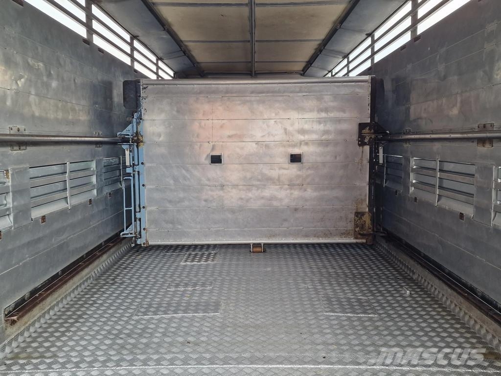 Scania R420 4x2 - Finkl livestock 16.8M2 - Retarder - Ful شاحنات نقل الحيوانات