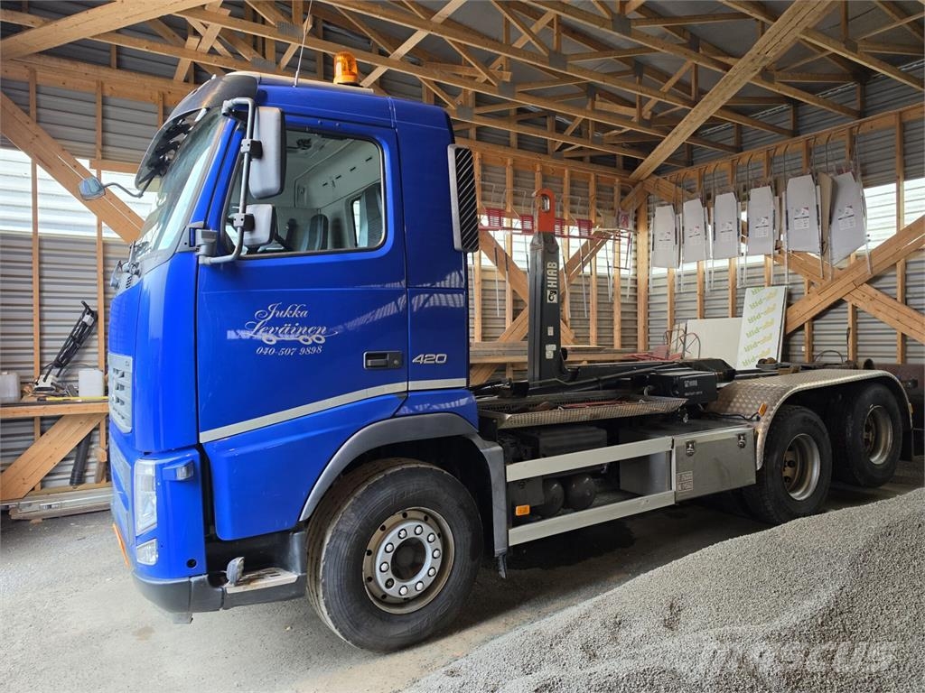 Volvo FH420 Treileri ar āķi