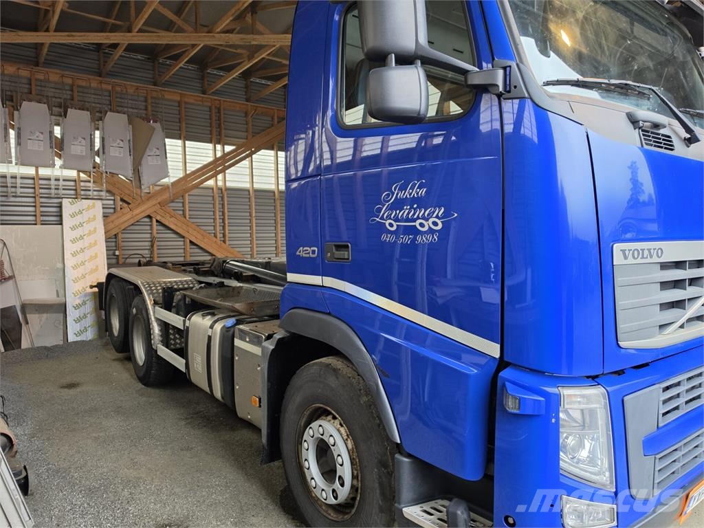 Volvo FH420 Treileri ar āķi