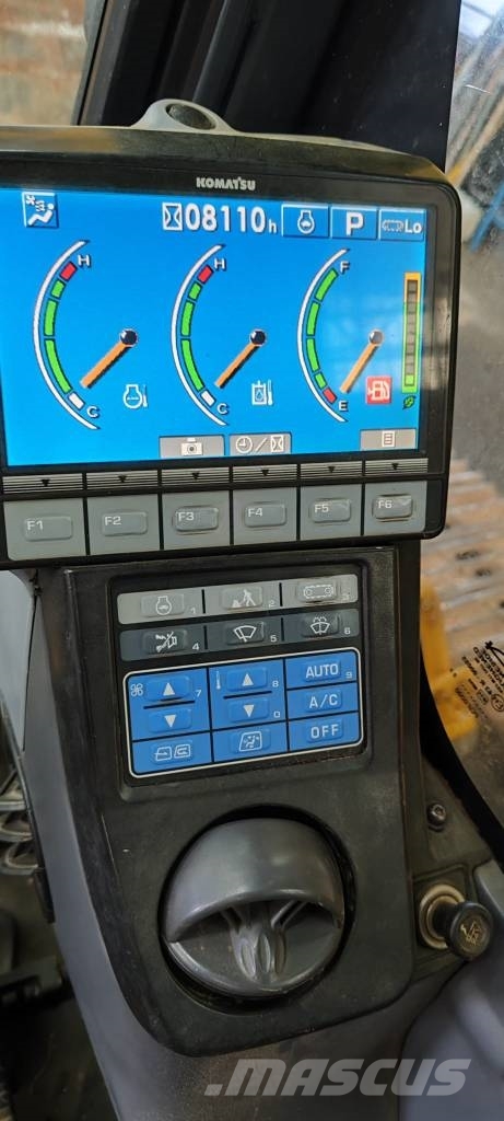 Komatsu PC 210 LCD-8 Escavadeiras de esteiras