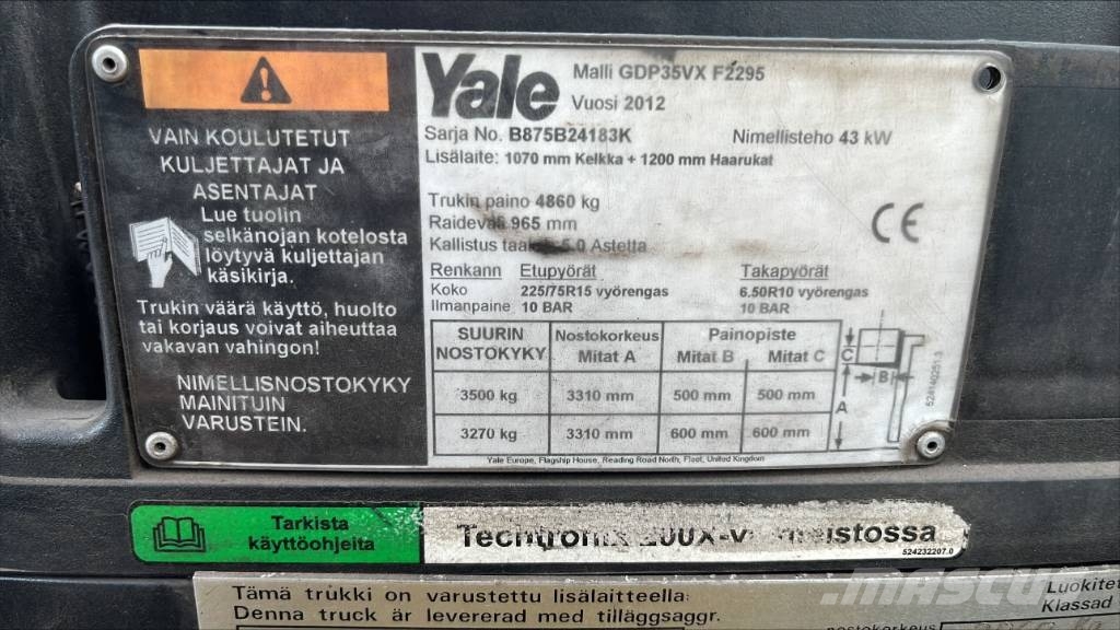 Yale GDP 35 VX شاحنات الديزل