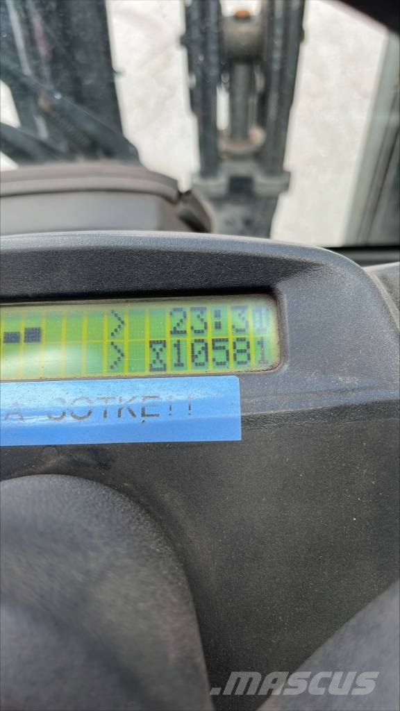 Yale GDP 35 VX شاحنات الديزل