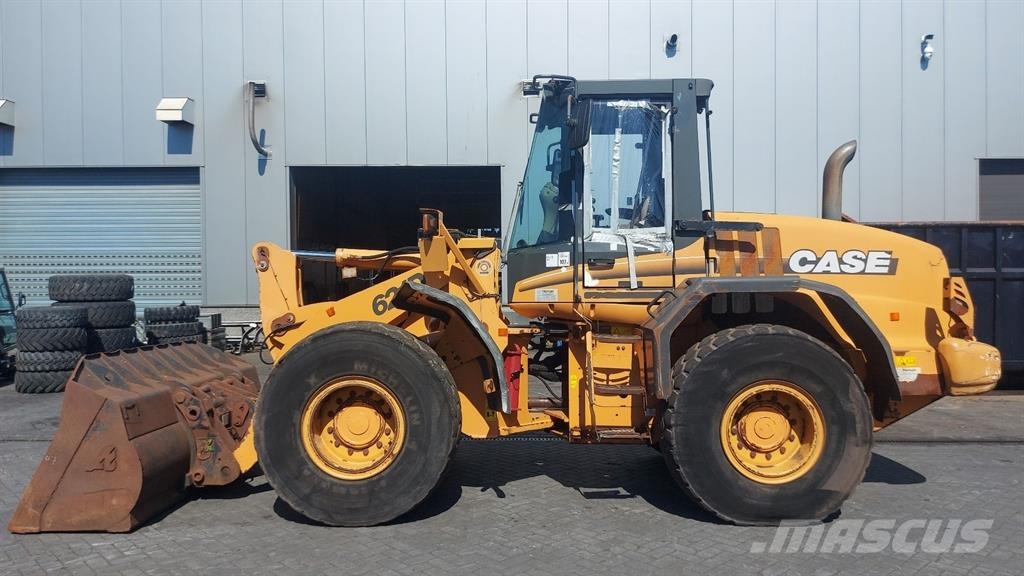 CASE 621D -  (For parts) Wielladers