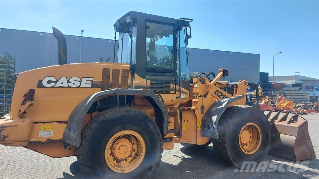 CASE 621D -  (For parts) Wielladers