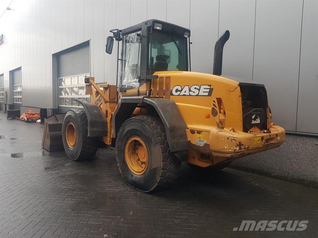 CASE 621D -  (For parts) Wielladers