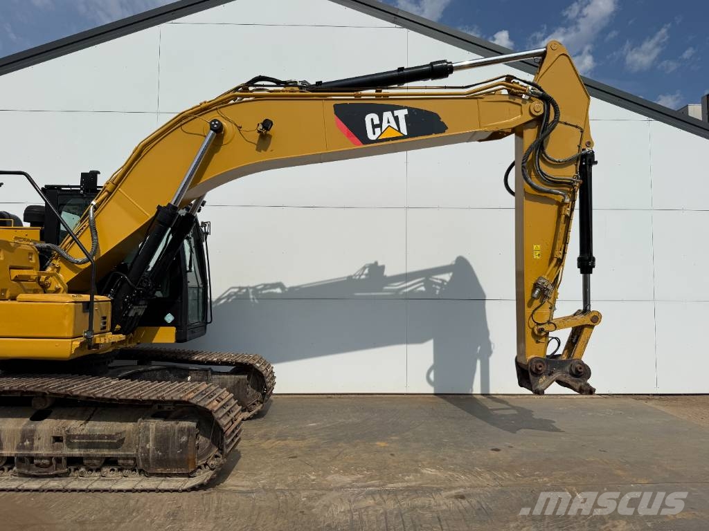 CAT 323FL - Hammer Lines / Quick Coupler Roomikekskavaatorid