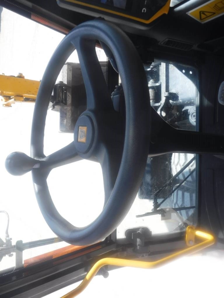 JCB JS 145 W + Excavadoras de ruedas