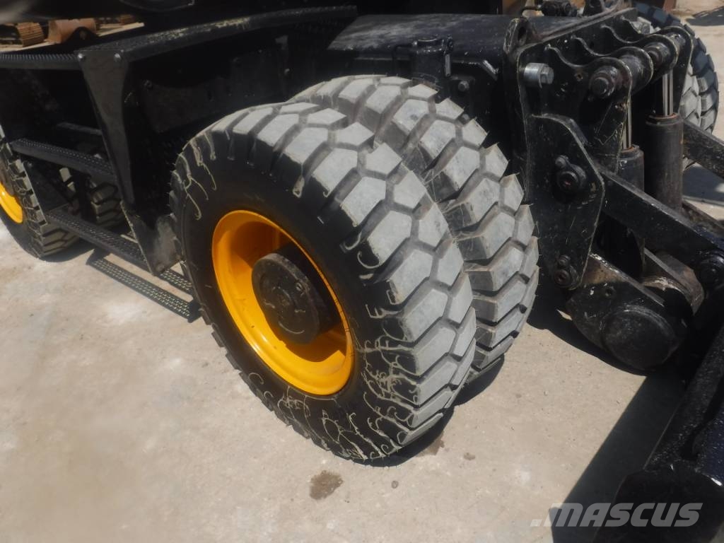 JCB JS 145 W + Excavadoras de ruedas
