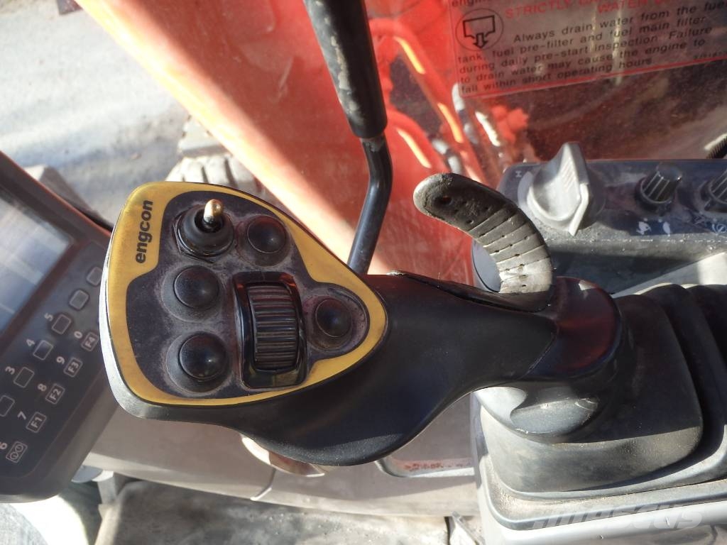 Hitachi ZX 140 W-3 kallistajalla 휠 굴삭기