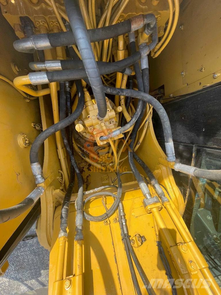 CAT 320 D 履带挖掘机