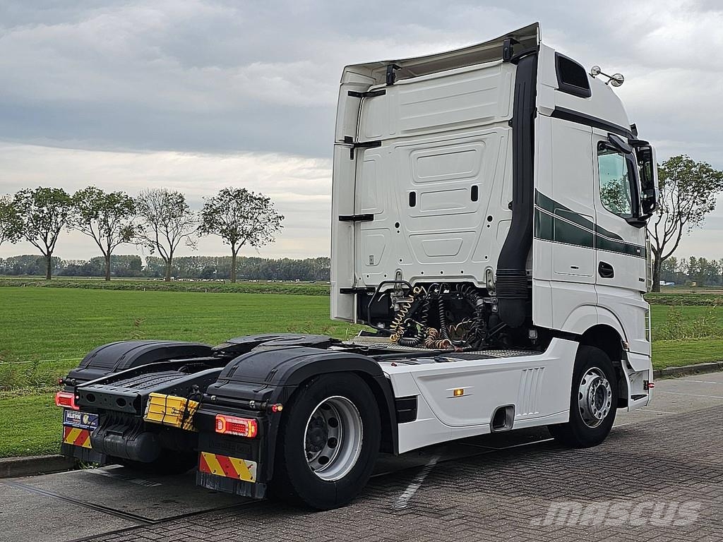 Mercedes-Benz ACTROS 1851 LS BIG SPACE,2Xtank,Standklima,oil ret Vlačilci
