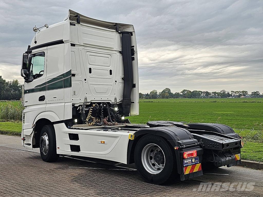 Mercedes-Benz ACTROS 1851 LS BIG SPACE,2Xtank,Standklima,oil ret Vlačilci