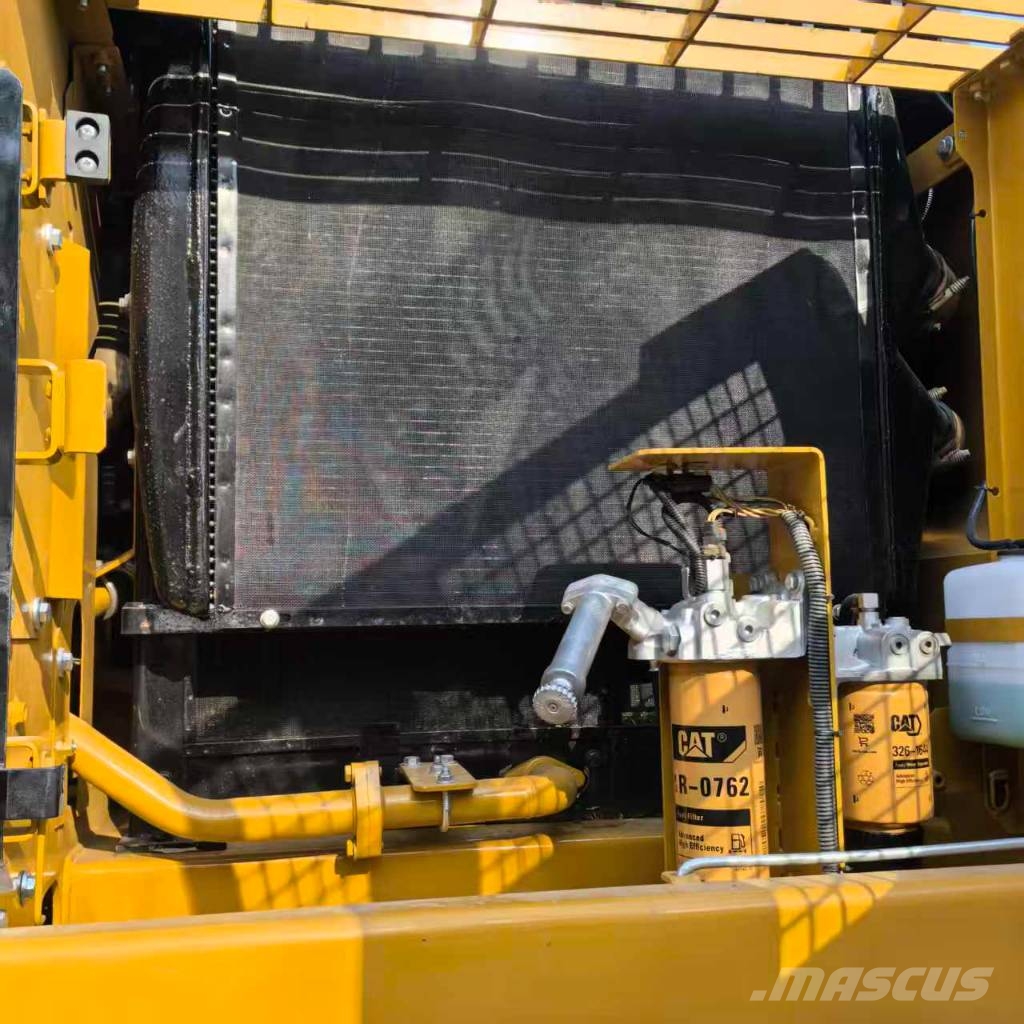 CAT 330D2L Pelle sur chenilles