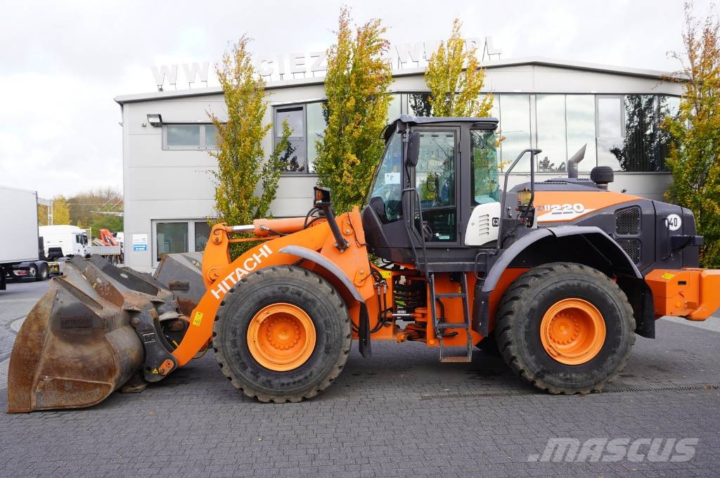 Hitachi ZW220 articulated loader / 2 buckets Φορτωτές με λάστιχα (Τροχοφόροι)