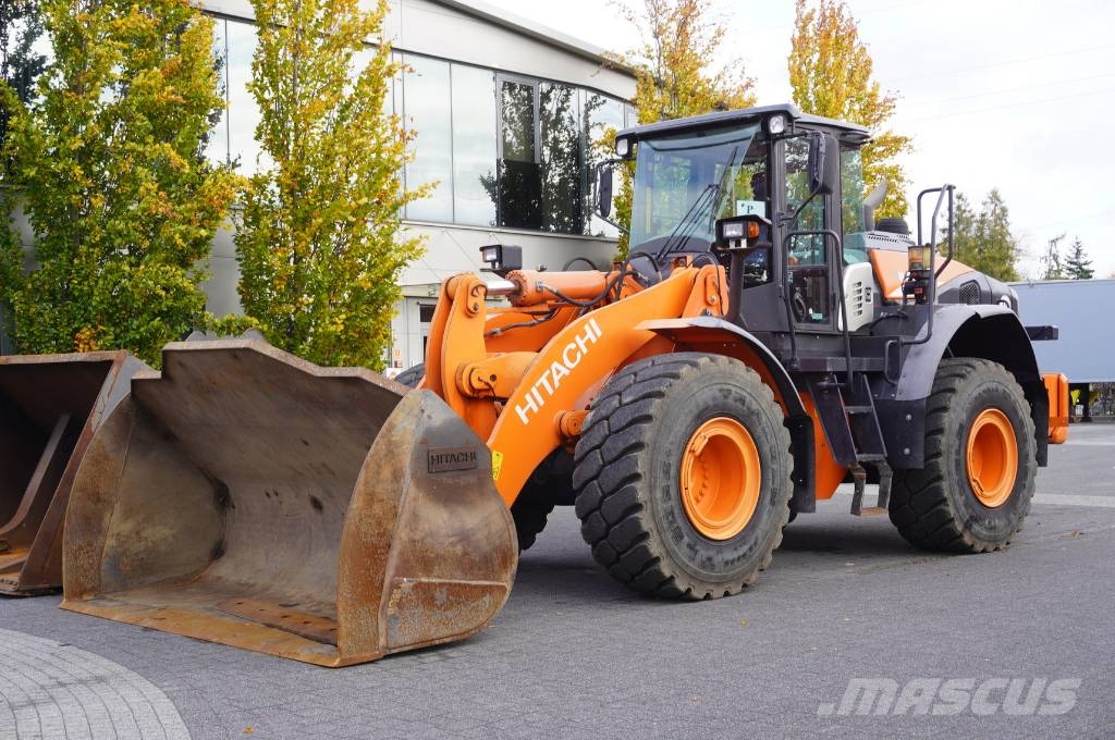 Hitachi ZW220 articulated loader / 2 buckets Φορτωτές με λάστιχα (Τροχοφόροι)