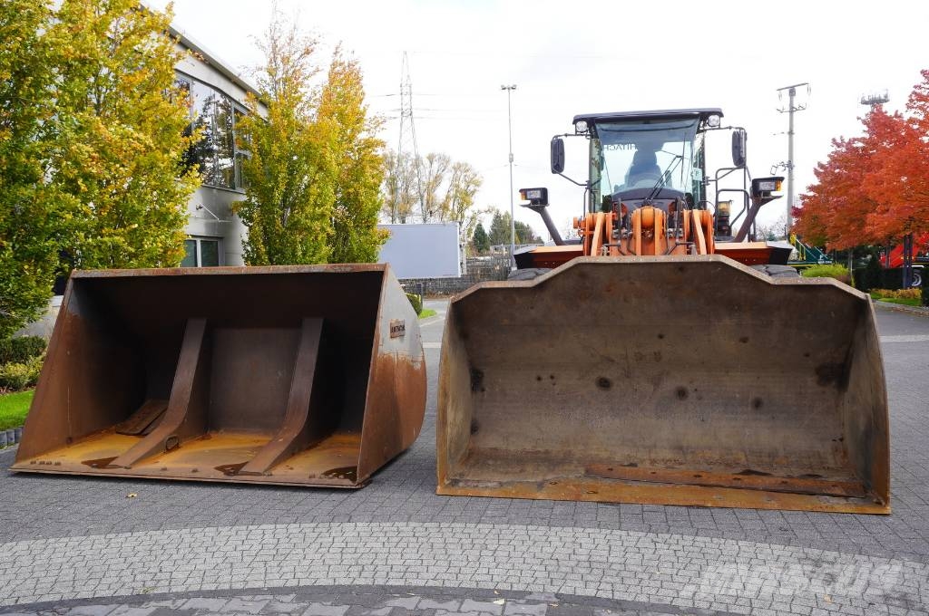 Hitachi ZW220 articulated loader / 2 buckets Φορτωτές με λάστιχα (Τροχοφόροι)