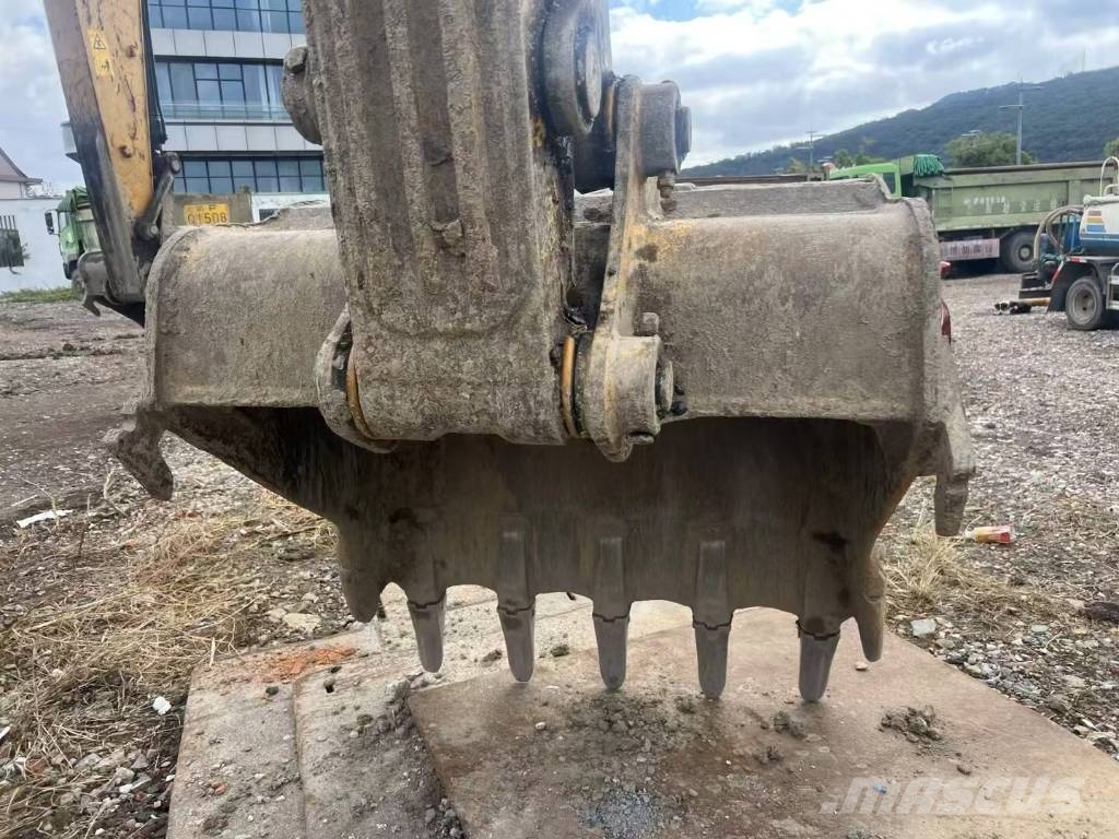 Shantui SE220 Vidēja lieluma ekskavatori 7 t - 12 t