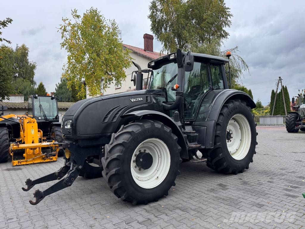 Valtra T202 Versu Traktory