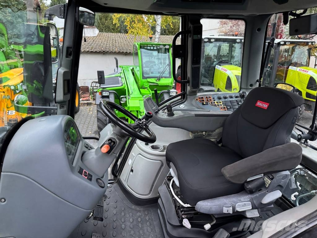 Valtra T202 Versu Traktory