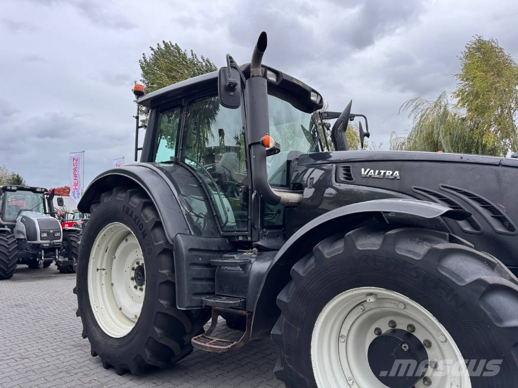 Valtra T202 Versu Traktory