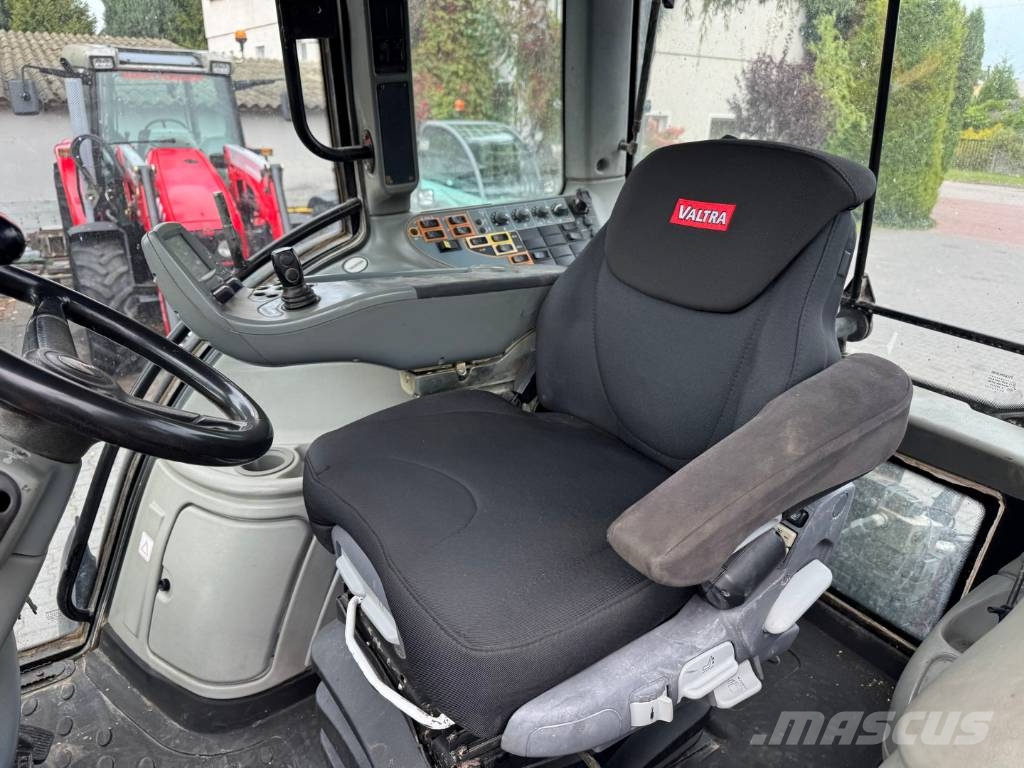 Valtra T202 Versu Traktorer