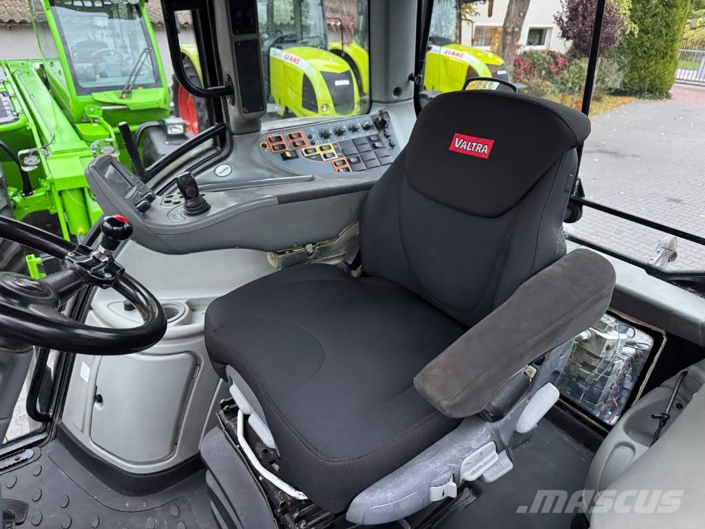 Valtra T202 Versu Traktory