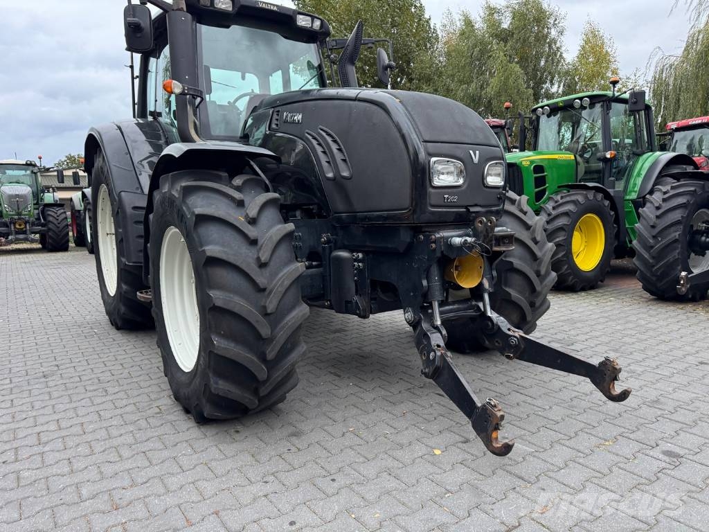 Valtra T202 Versu Traktory
