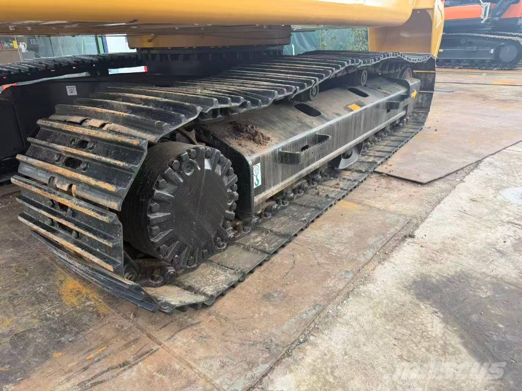 CAT 320 Bagri goseničarji