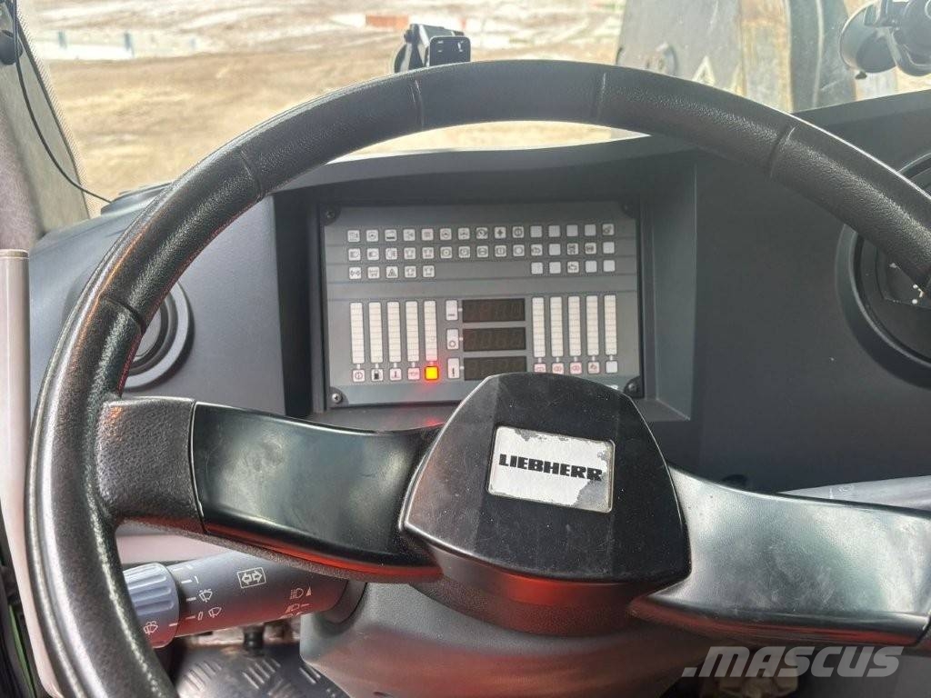 Liebherr LTM 1500-8.1 رافعات صالحة لكل أنواع الطرق