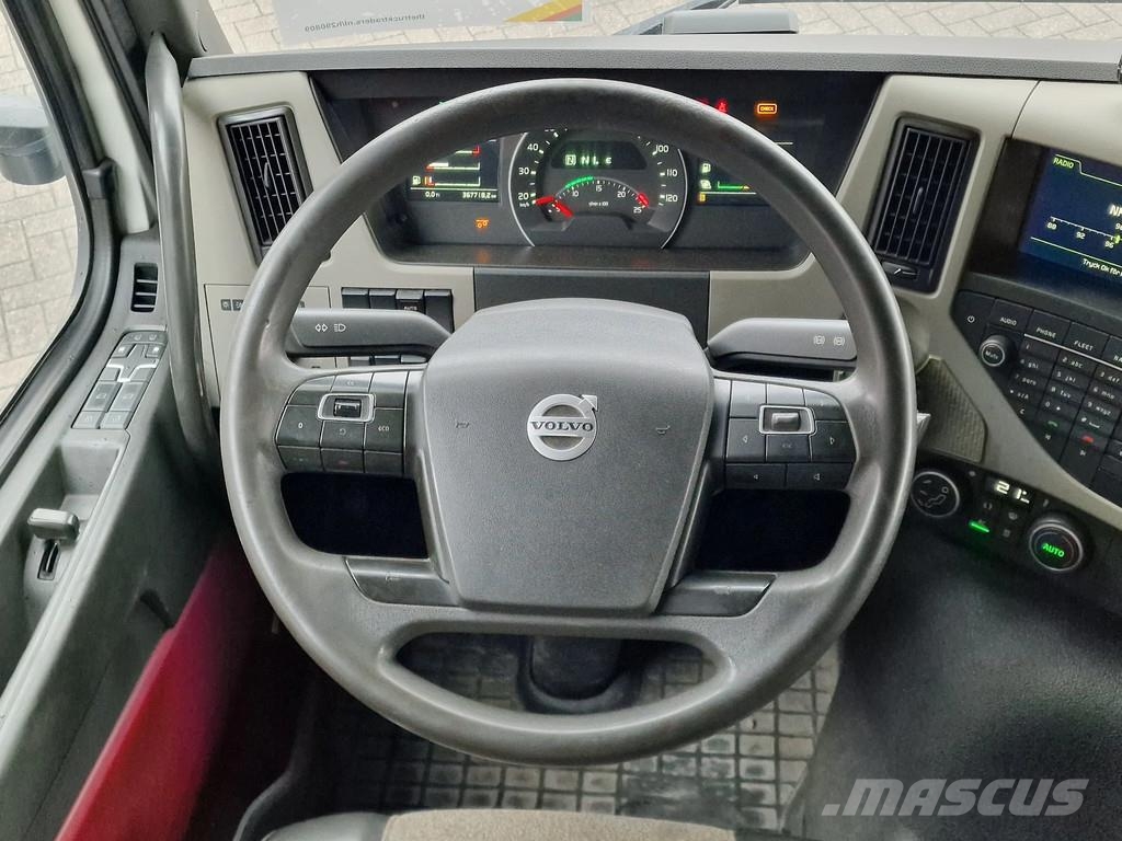 Volvo FM 420 Globetrotter 6x2 - Box with sidedoors - Zep Camiones con caja de remolque