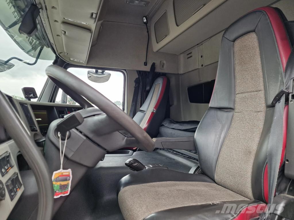 Volvo FM 420 Globetrotter 6x2 - Box with sidedoors - Zep Camiones con caja de remolque