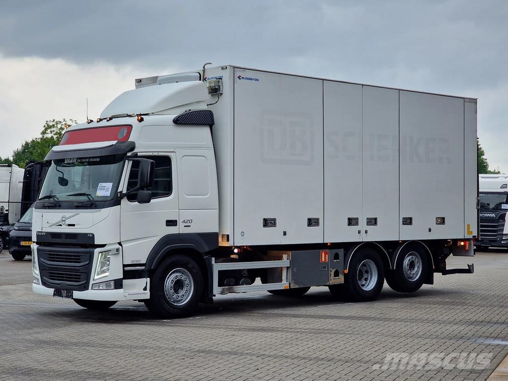Volvo FM 420 Globetrotter 6x2 - Box with sidedoors - Zep Camiones con caja de remolque