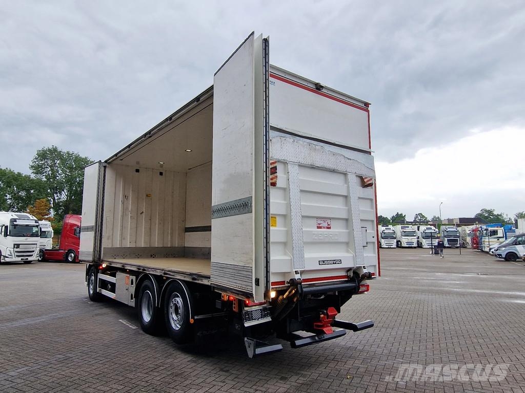Volvo FM 420 Globetrotter 6x2 - Box with sidedoors - Zep Camiones con caja de remolque